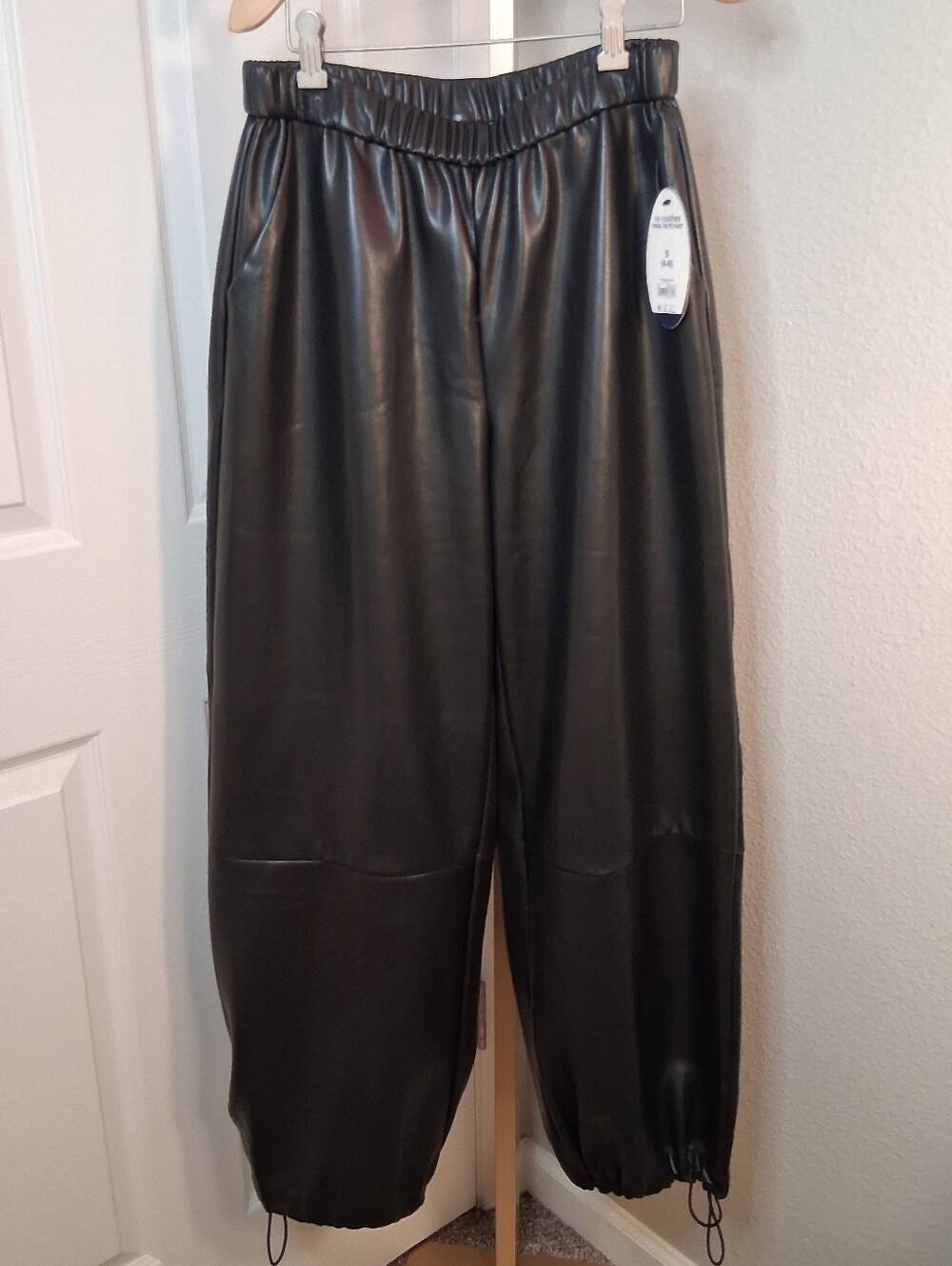 NWT Scoop Brand Heavy Faux Leather Black Pants With Cinch At Ankles
